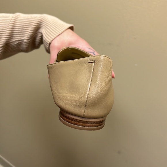 Michael Kors Tan flats - Picture 6 of 10